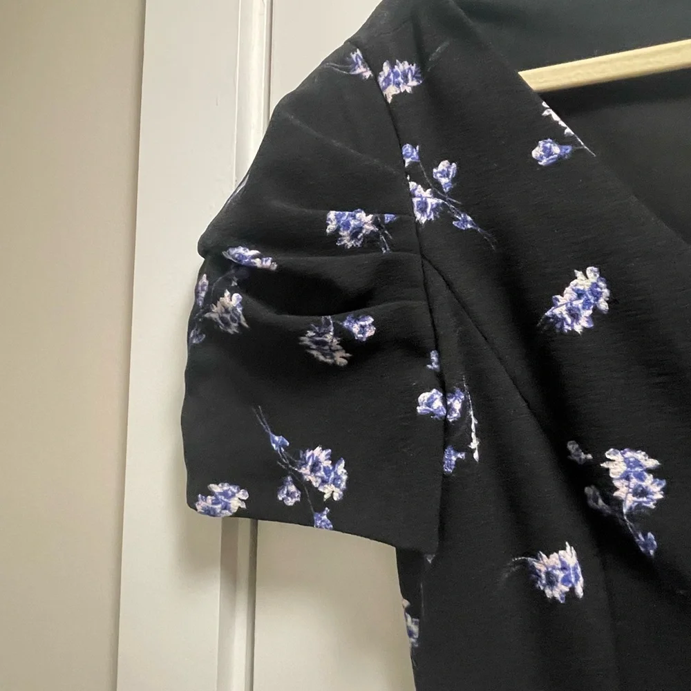 Club Monaco Women's Dresses Club Monaco Lenoria Puff Sleeve Mini Dress - Picture 3 of 4